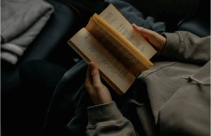 【おすすめの読書灯】読書タイムを快適に！おしゃれも実用性も叶える読書灯の選び方