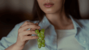夜にお腹すいた…ダイエットを邪魔しないおすすめの食べ物と生活習慣の整え方