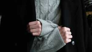 夜の19度にぴったりな服装｜シーン別で見る快適でおしゃれに過ごすコーデ術