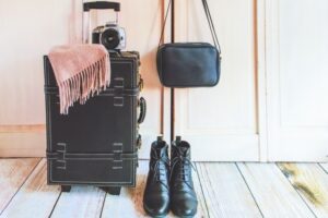 旅行も日常もこれ1つ！働く女性のための大人ウエストポーチ完全ガイド