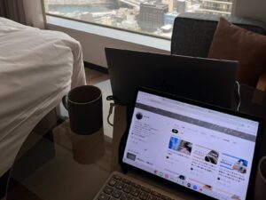 旅先の夜は、なぜ静かに感じるのか